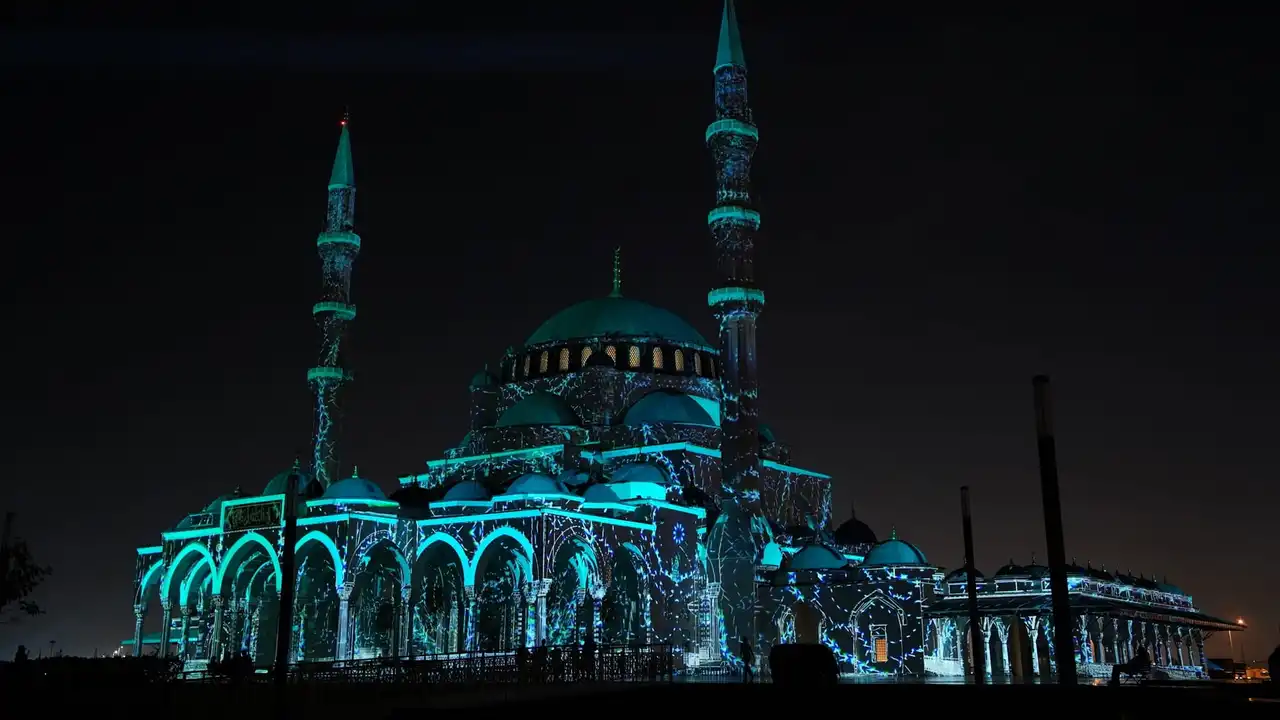 بمشاركة 13 موقعاً.. ختام فعاليات مهرجان أضواء الشارقة بعروض فنية استثنائية